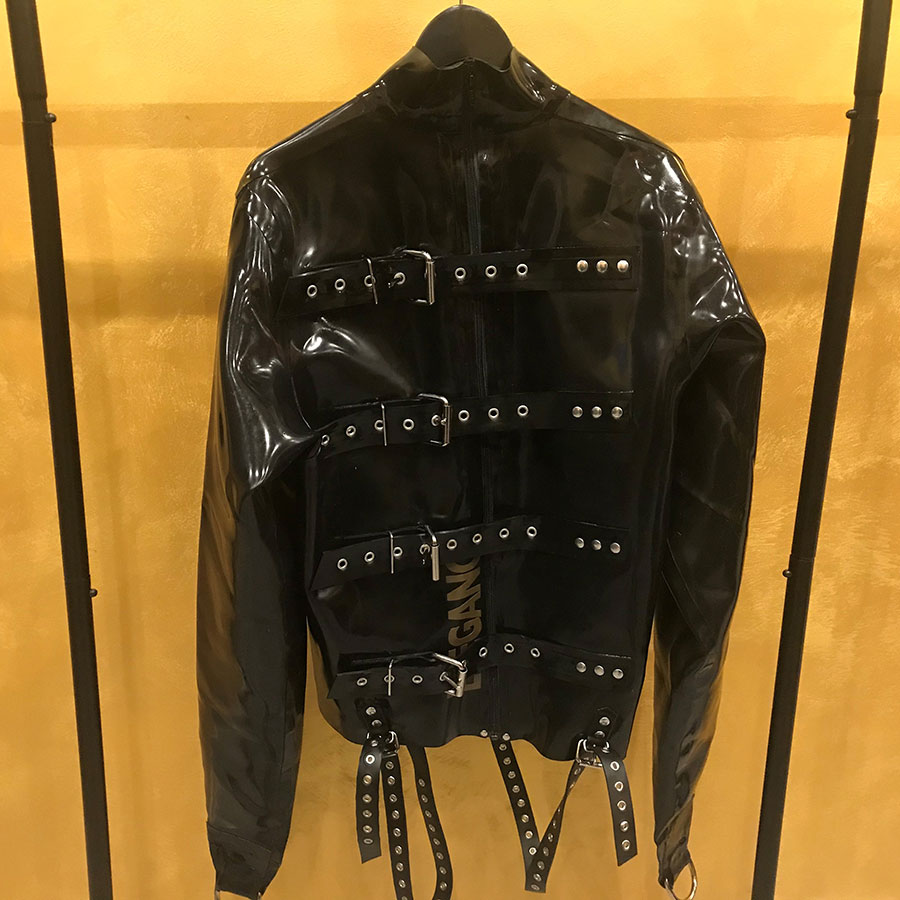 Latex Zwangsjacke