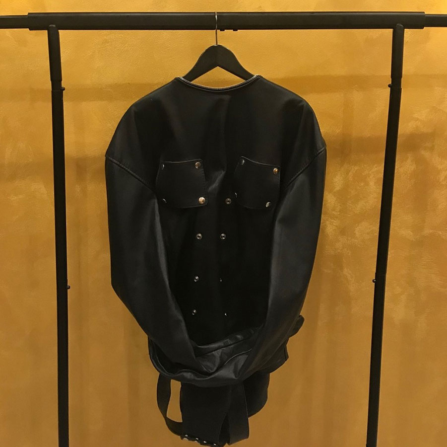 Leder Bondage Zwangsjacke